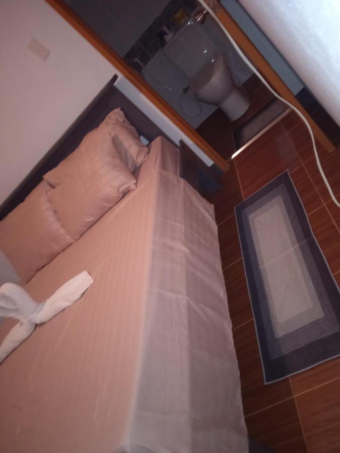 Sarah'S Garden Bnb & Spa Bed & Breakfast Clarin  Екстериор снимка