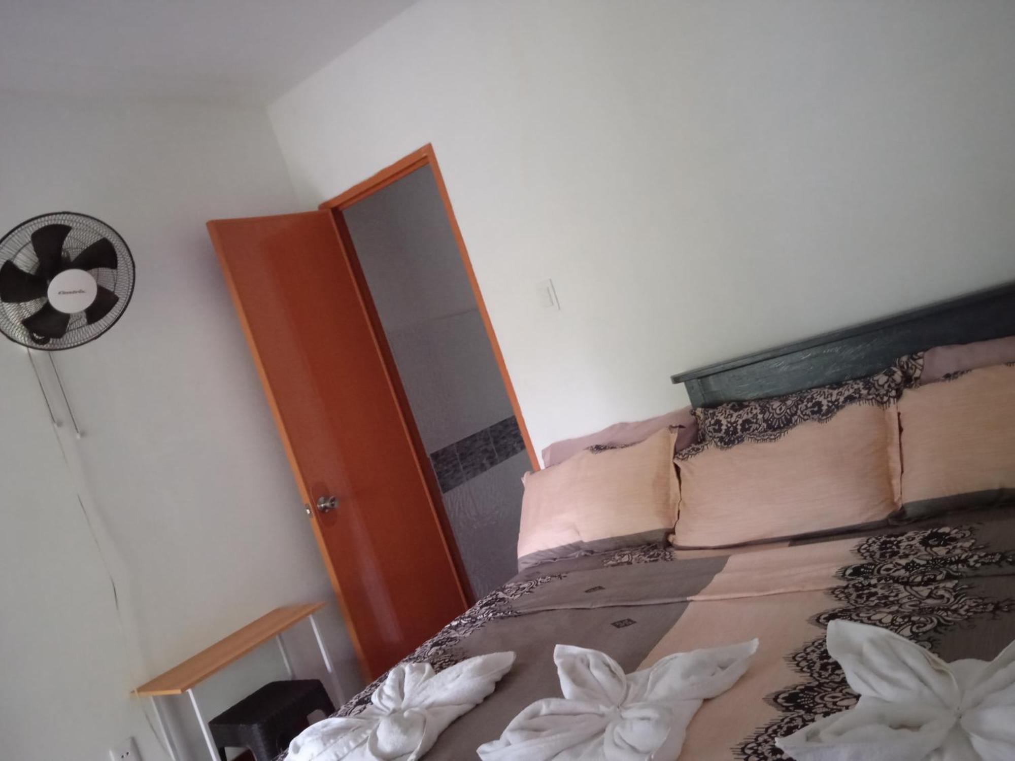 Sarah'S Garden Bnb & Spa Bed & Breakfast Clarin  Екстериор снимка