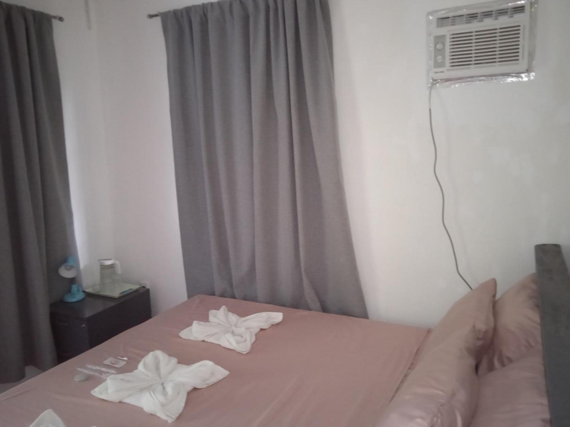 Sarah'S Garden Bnb & Spa Bed & Breakfast Clarin  Екстериор снимка
