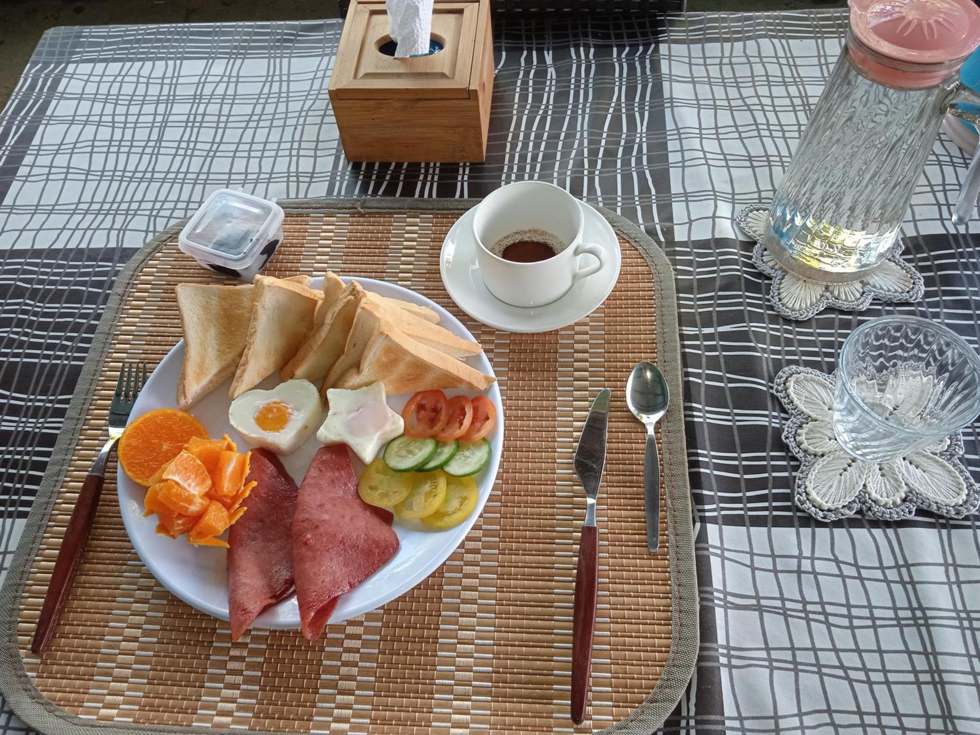 Sarah'S Garden Bnb & Spa Bed & Breakfast Clarin  Екстериор снимка