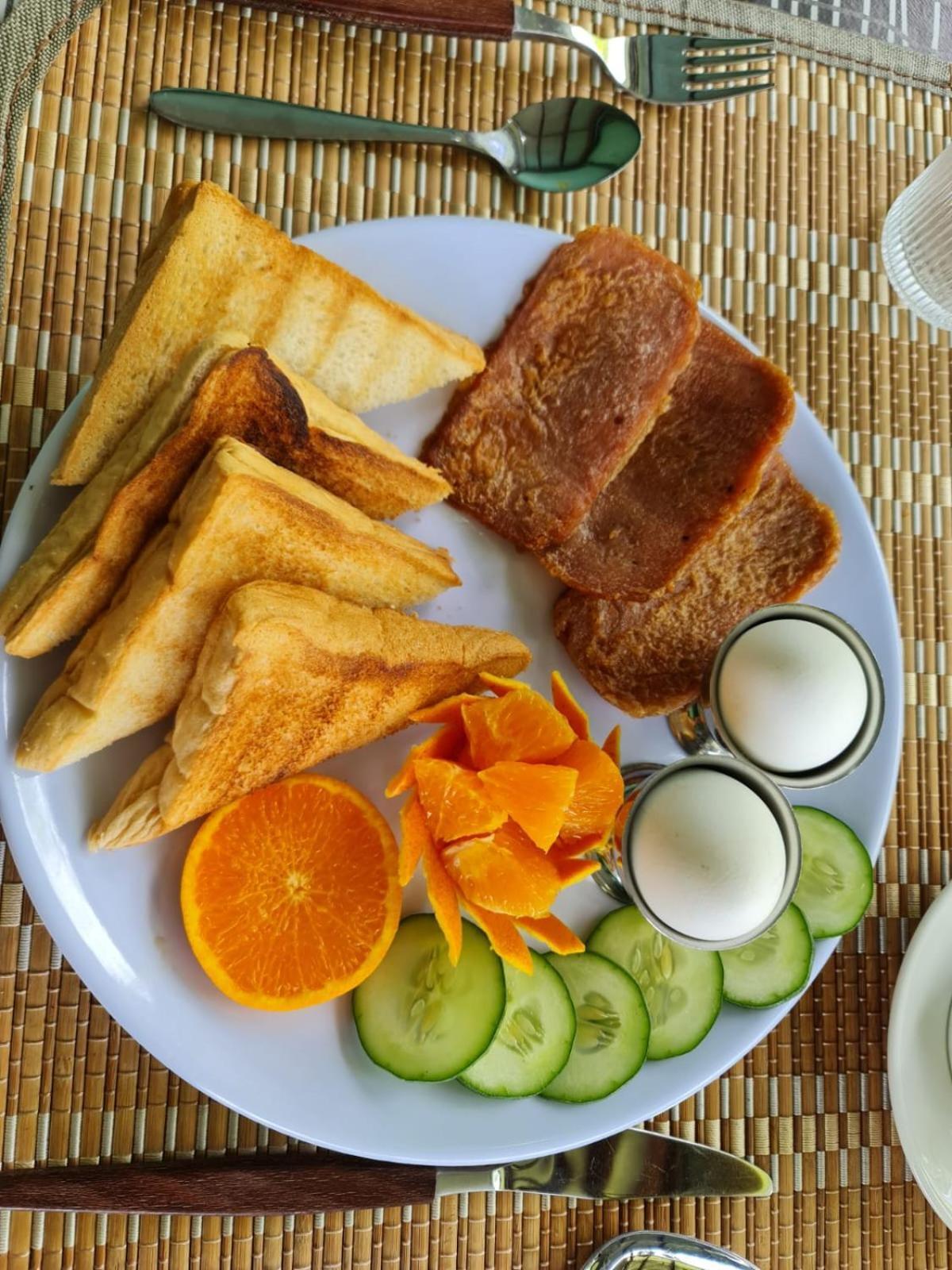 Sarah'S Garden Bnb & Spa Bed & Breakfast Clarin  Екстериор снимка