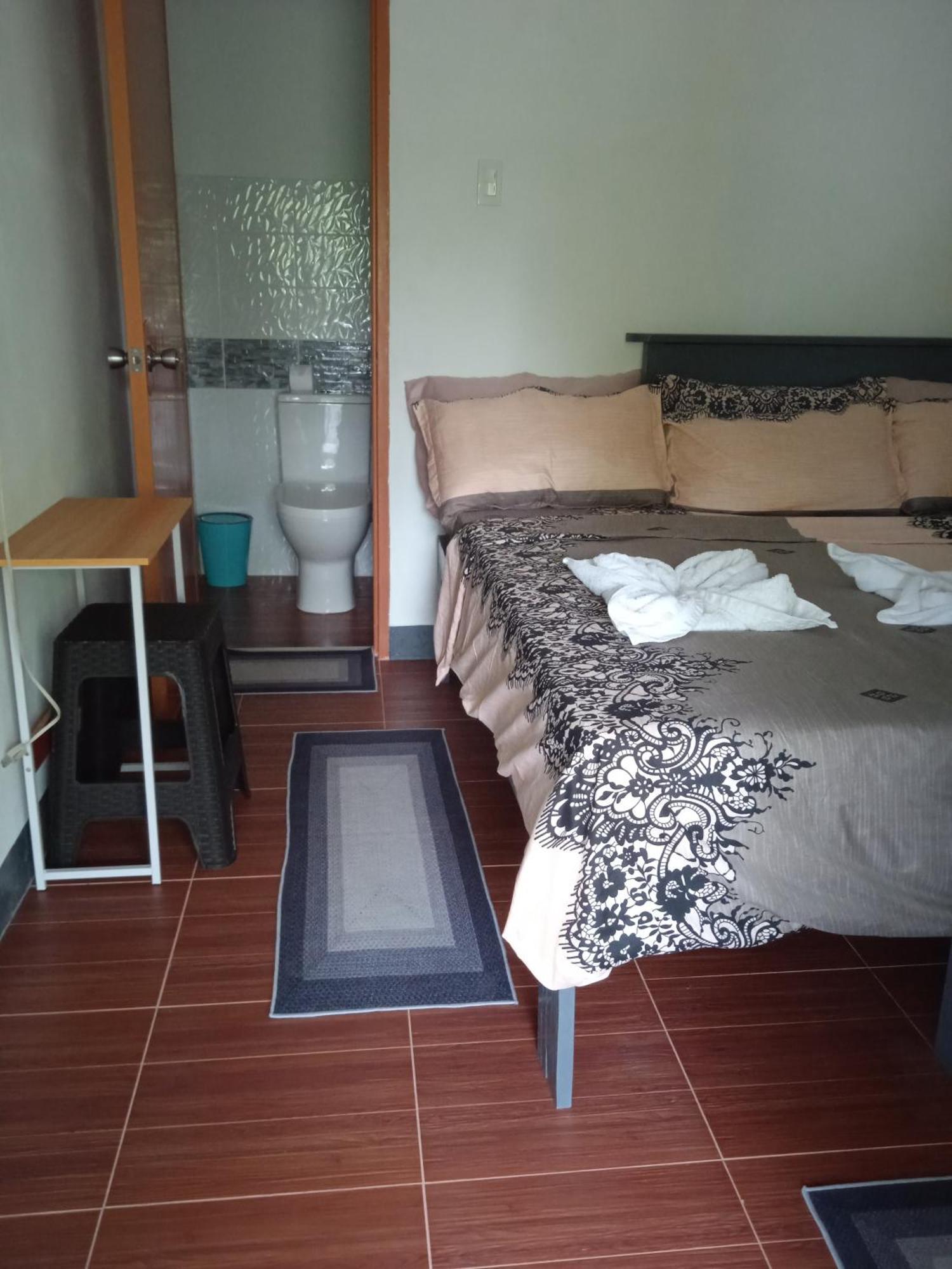 Sarah'S Garden Bnb & Spa Bed & Breakfast Clarin  Стая снимка