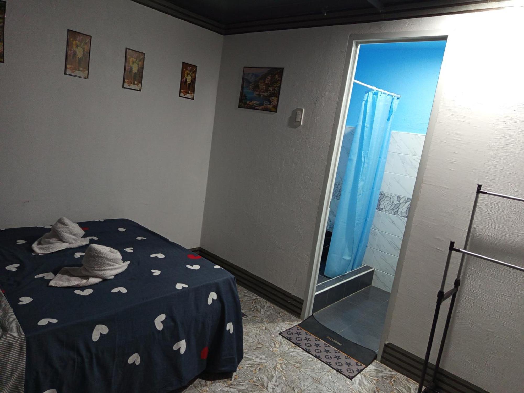 Sarah'S Garden Bnb & Spa Bed & Breakfast Clarin  Екстериор снимка
